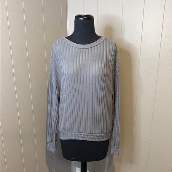 Secret Treasures Women’s Medium Gray Ribbed Crew Neck Sweater - Picture 1 of 6